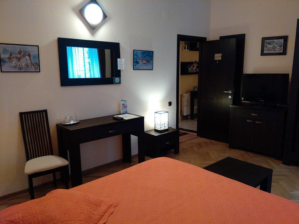 Rami House Central Double Rooms Brasov Bilik gambar
